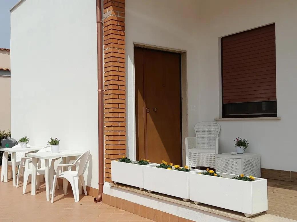 Guest House Al Mare Civitavecchia Bagian luar foto