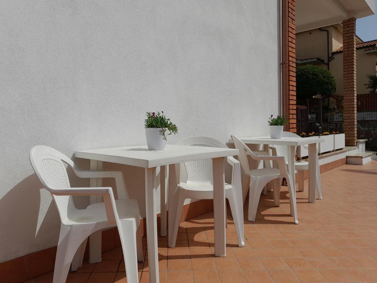 Guest House Al Mare Civitavecchia Bagian luar foto
