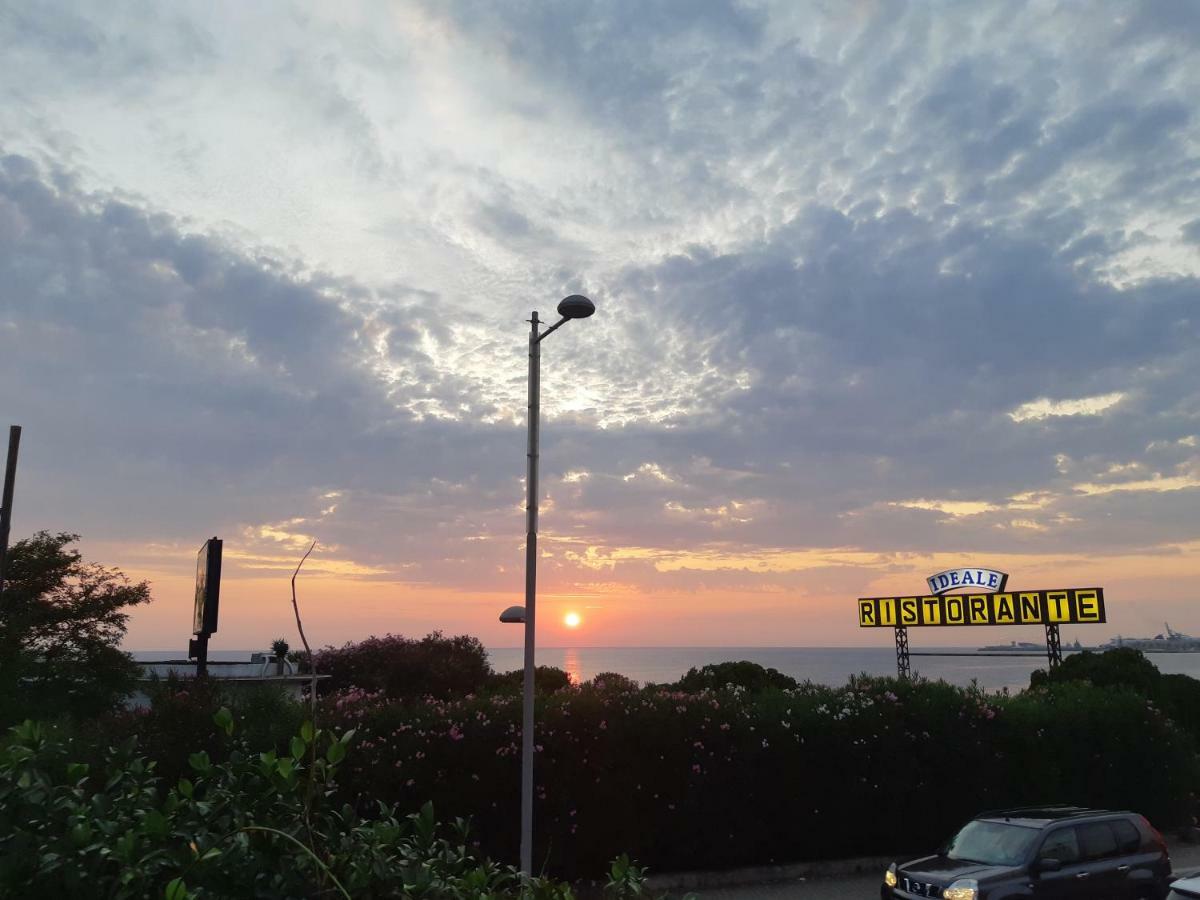 Guest House Al Mare Civitavecchia Bagian luar foto