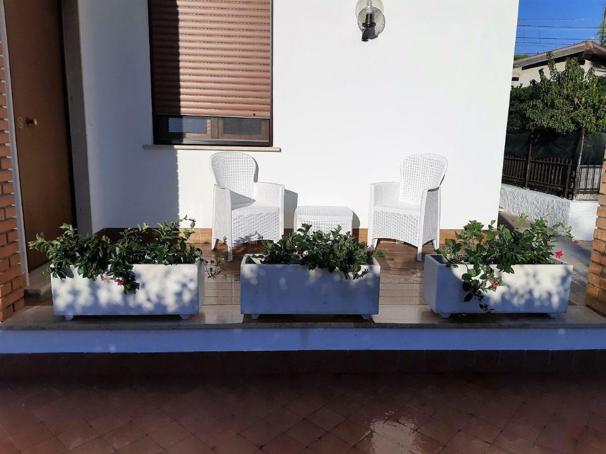Guest House Al Mare Civitavecchia Bagian luar foto